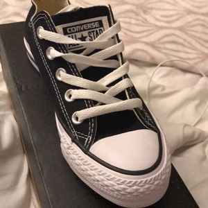 Black and white converse never worn in box